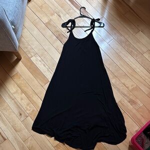 Black Sleeveless Dress